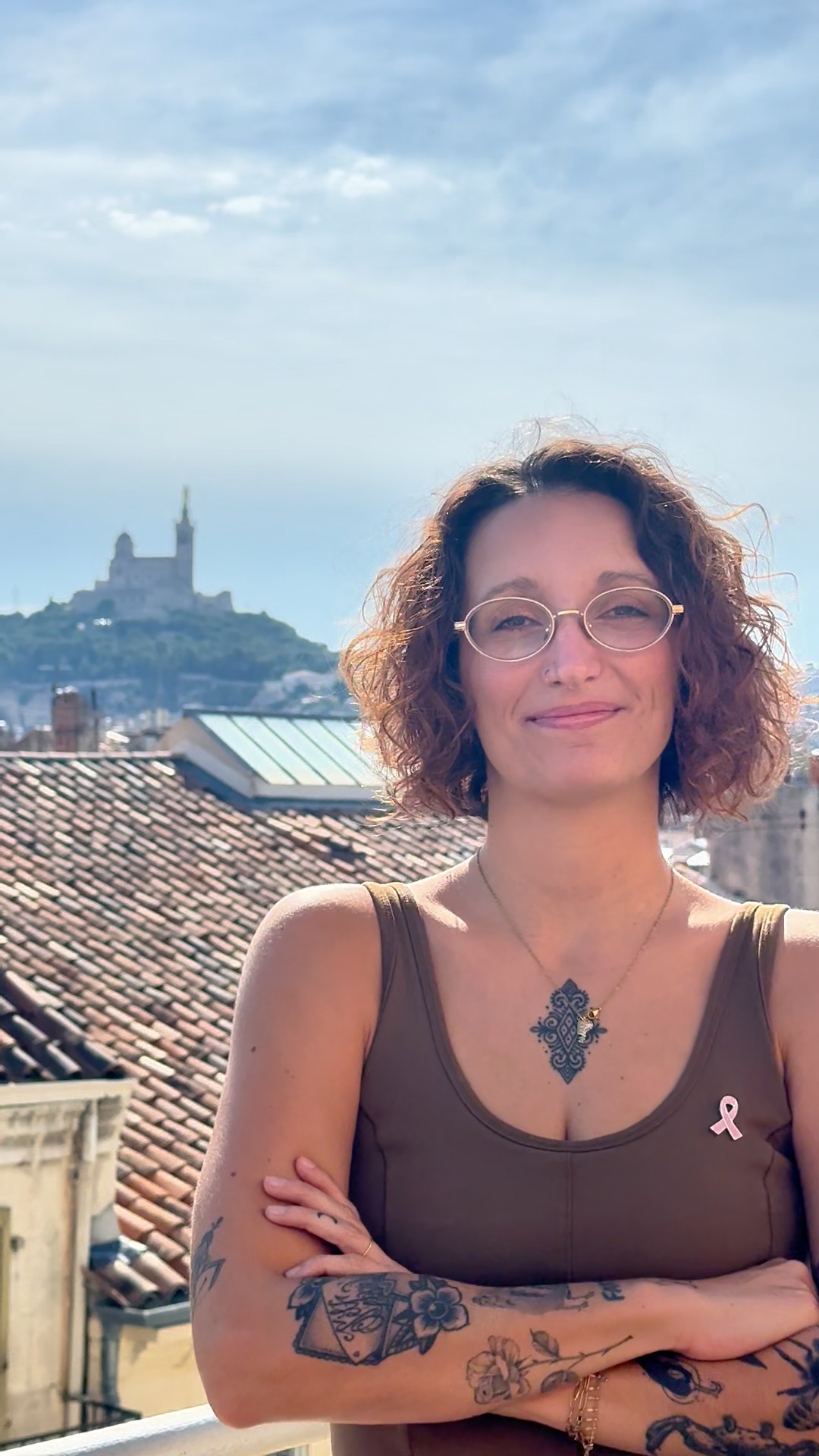 #OctobreRose 🎀
En octobre, la team @jonesandcomarseille voit la vie en rose… mais surtout pour une cause qui compte 💗
À notre échelle, on relaie le message et on porte le ruban avec conviction.

Prenez soin de vous et de celles qui vous entourent ✨

Enjoy Your Communication avec Jones and Co ⚓️
…………………………………………
#octobrerose #depistage #prévention #teamjonesandco